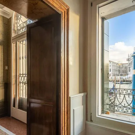 4br Large With A View - What'app - 0039-3512-039-610 - For Reservations! * Venice