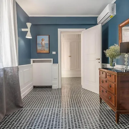 4br Large With A View - What'app - 0039-3512-039-610 - For Reservations! Apartment