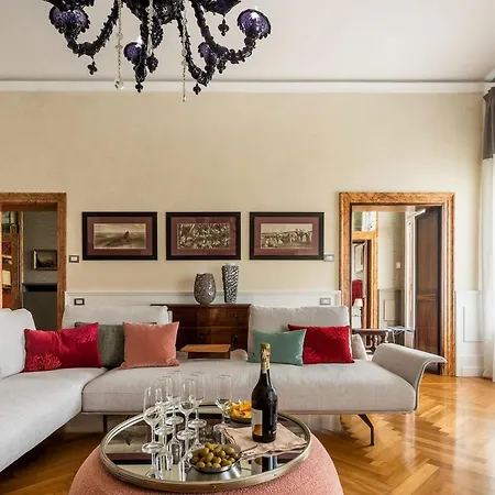 Appartamento 4br Large With A View - What'app - 0039-3512-039-610 - For Reservations! *